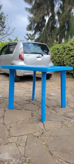 Classic Plastic Table, Square Table