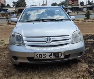 Toyota IST 2005 Silver