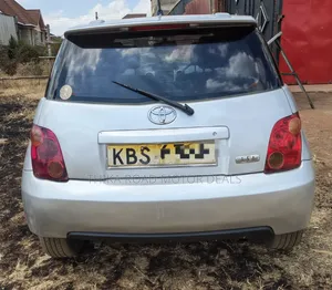 Toyota IST 2005 Silver