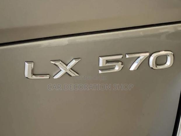Lexus LX570 Glossy Chrome/Silver Lettering