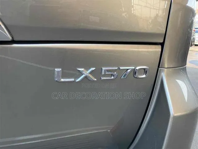 Lexus LX570 Glossy Chrome/Silver Lettering