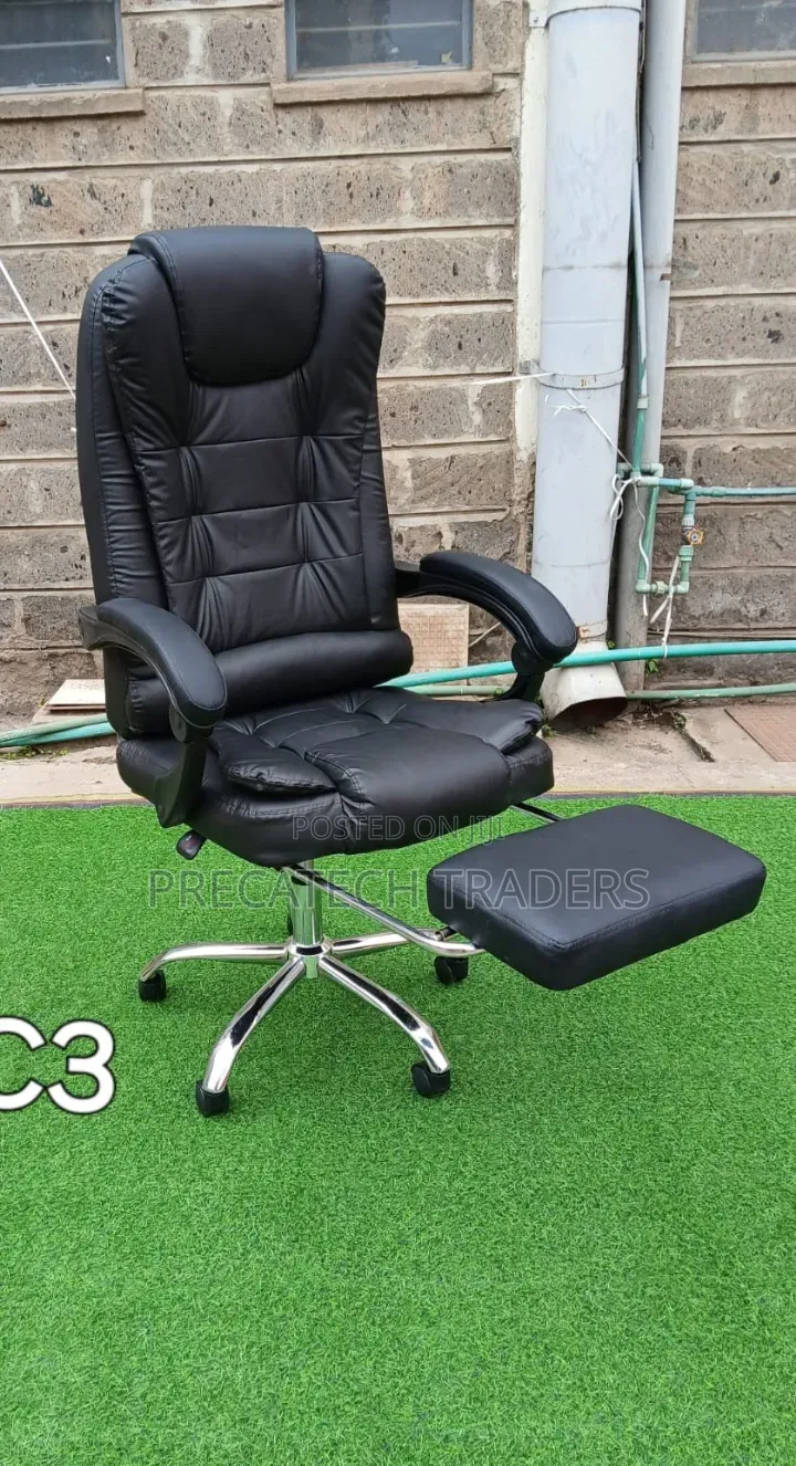 Luxury Executive Office Chair With Adjustable Footrest