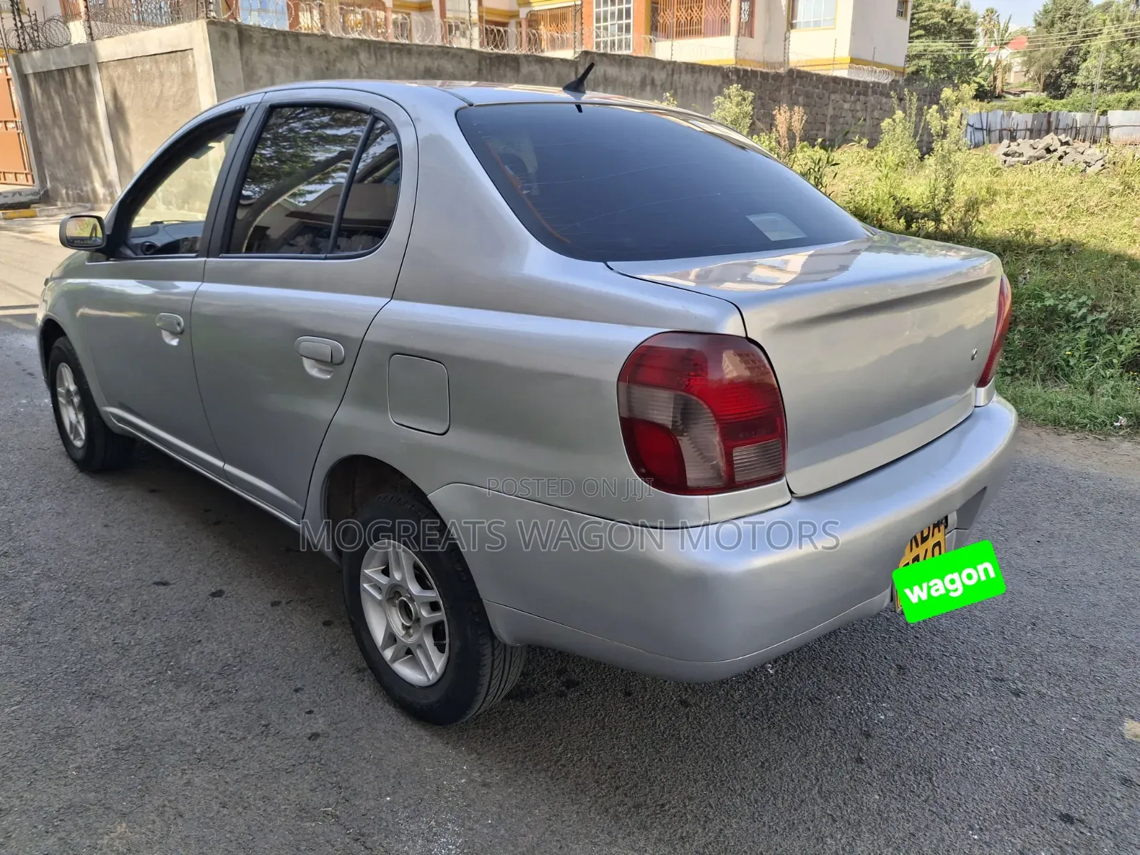 Toyota Platz 2001 Silver