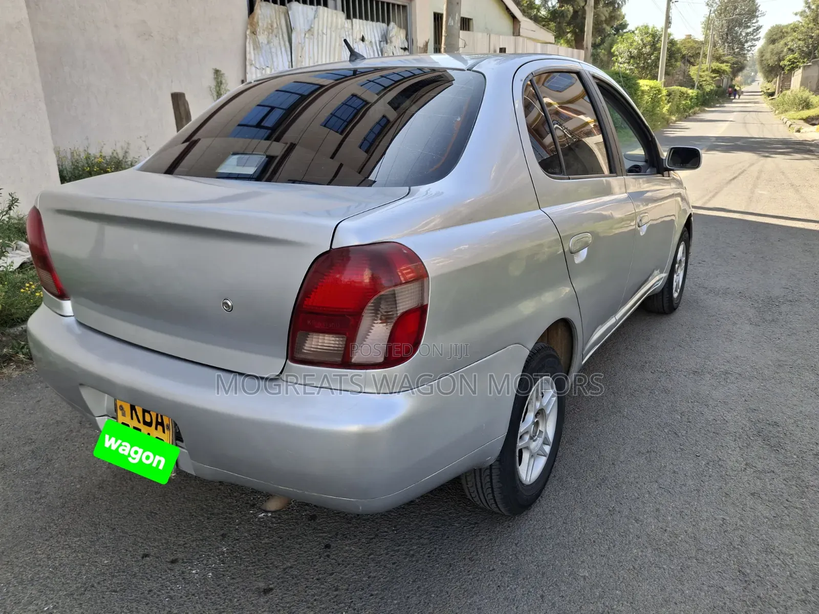 Toyota Platz 2001 Silver