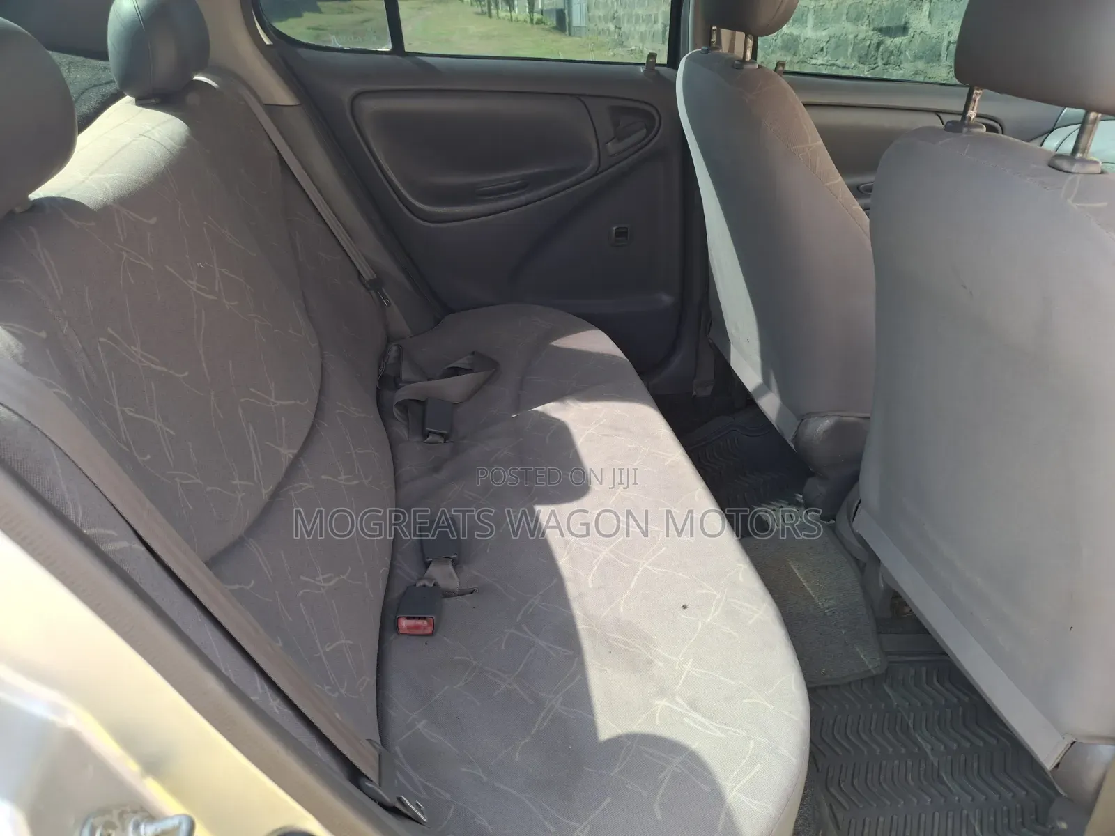Toyota Platz 2001 Silver
