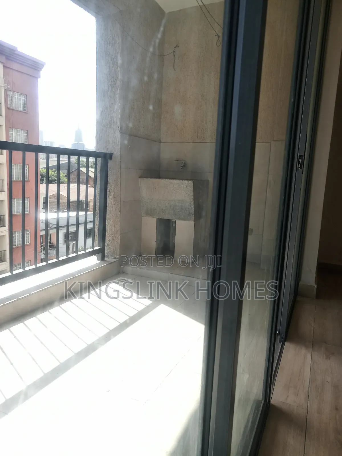 3bdrm Apartment in Nairobi West, Madaraka for rent