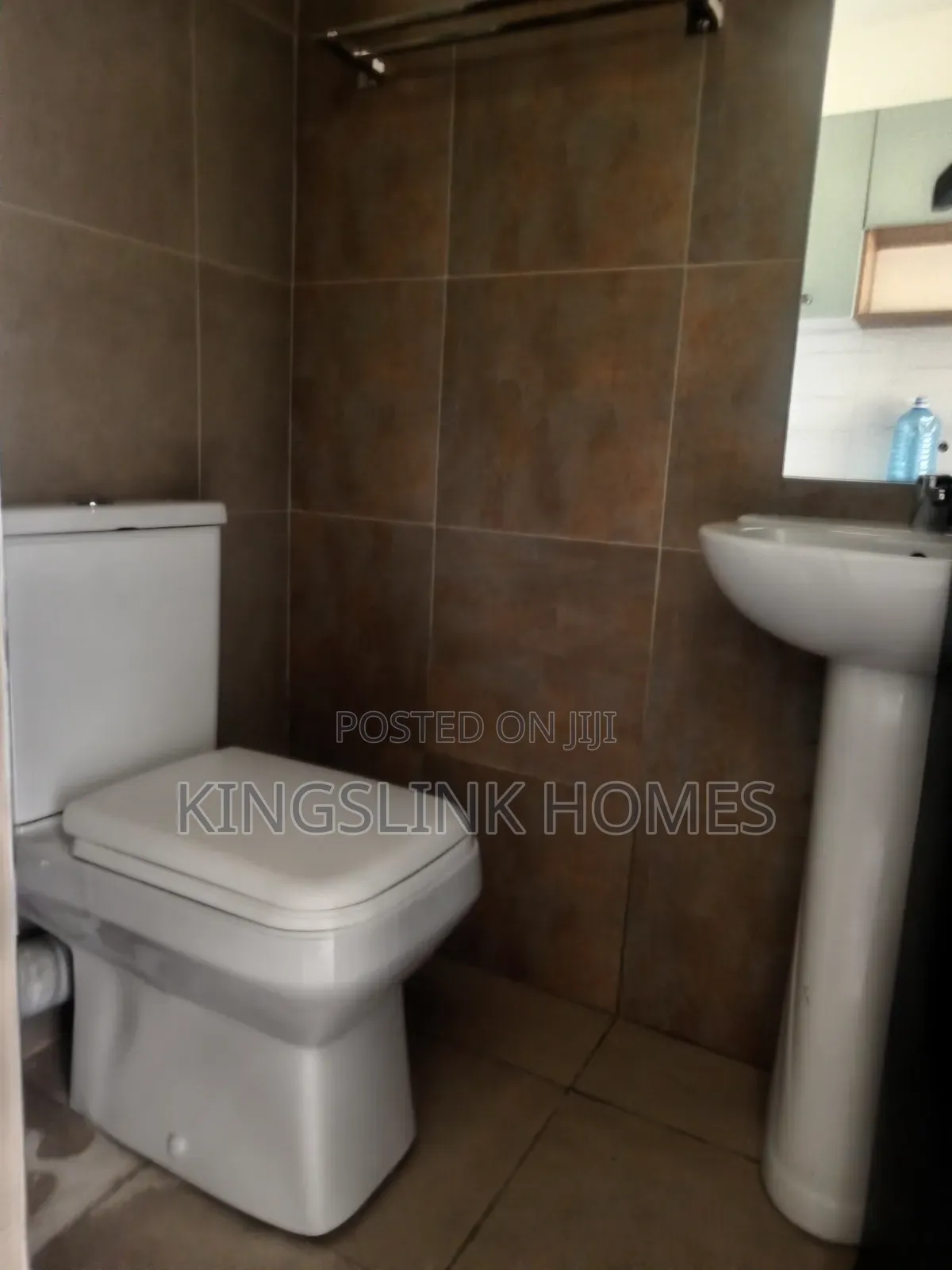 3bdrm Apartment in Nairobi West, Madaraka for rent