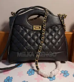 Quilted Leather Handbag – Elegant & Stylish