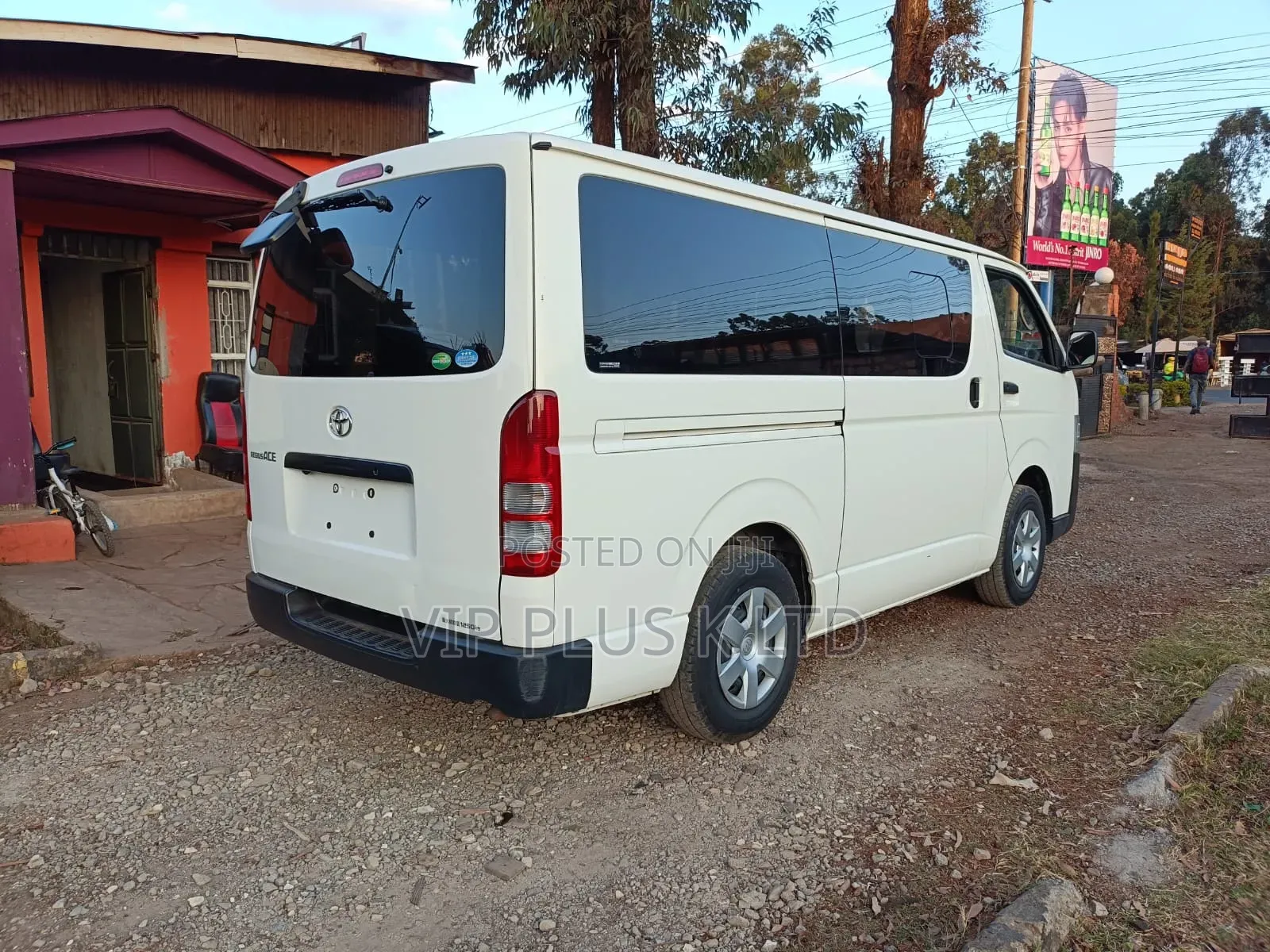 Toyota HiAce 2019 White