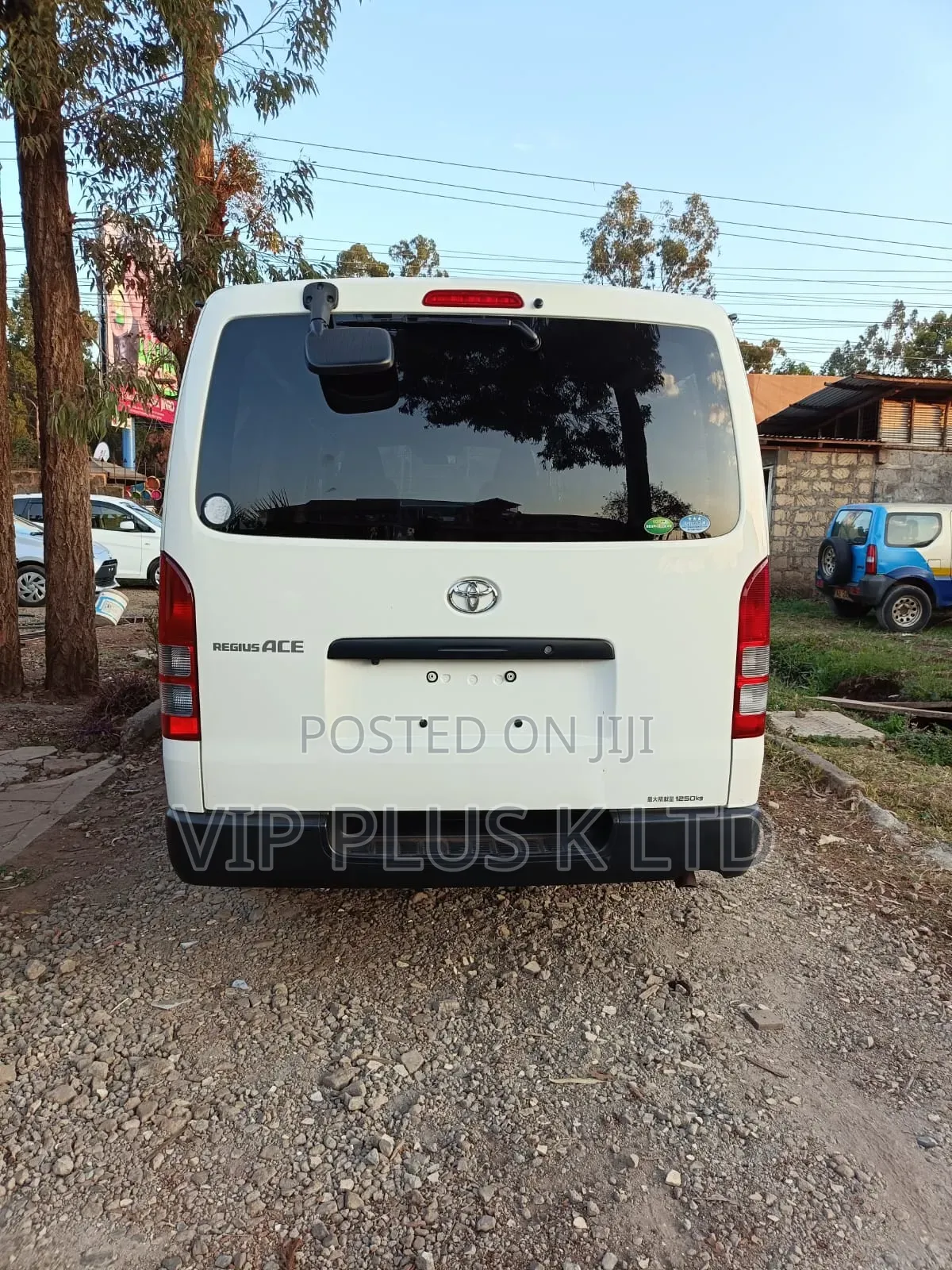Toyota HiAce 2019 White