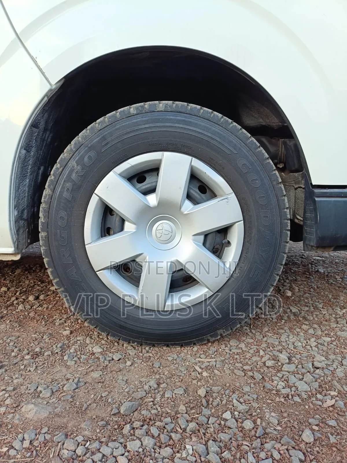 Toyota HiAce 2019 White