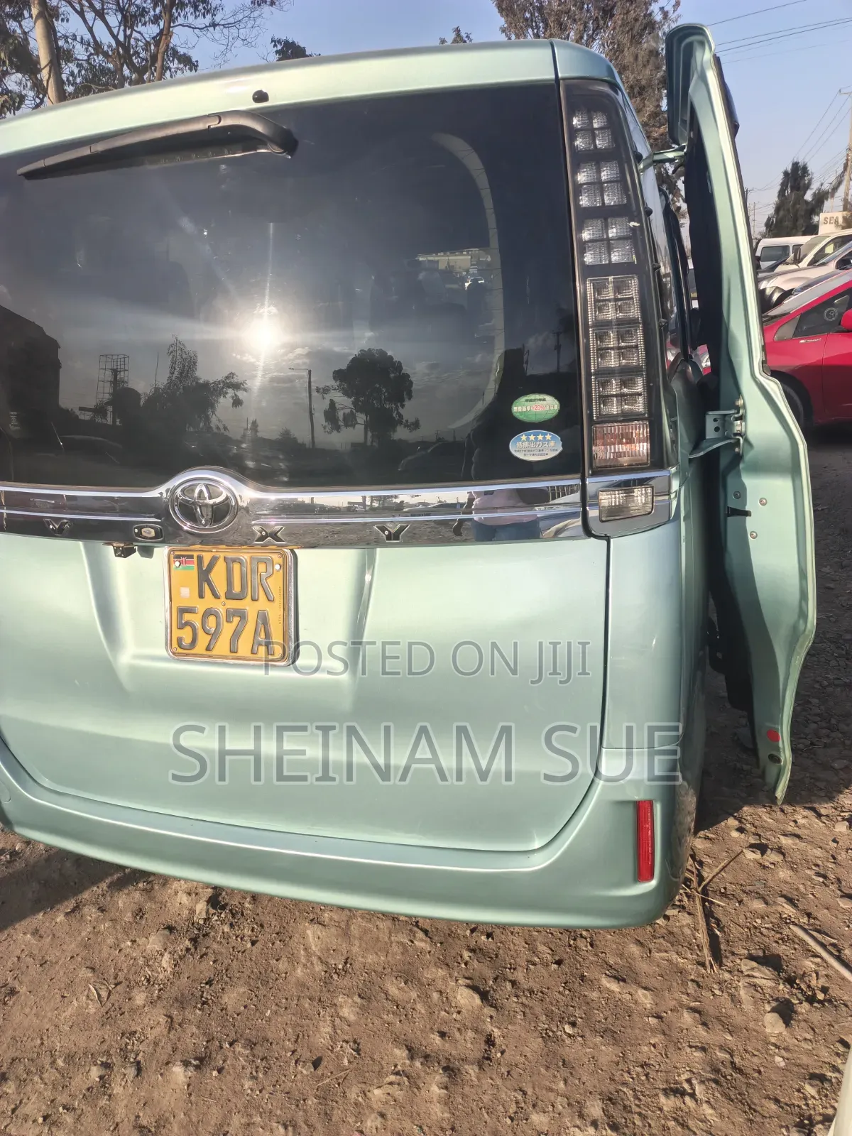 Toyota Voxy 2017 Green
