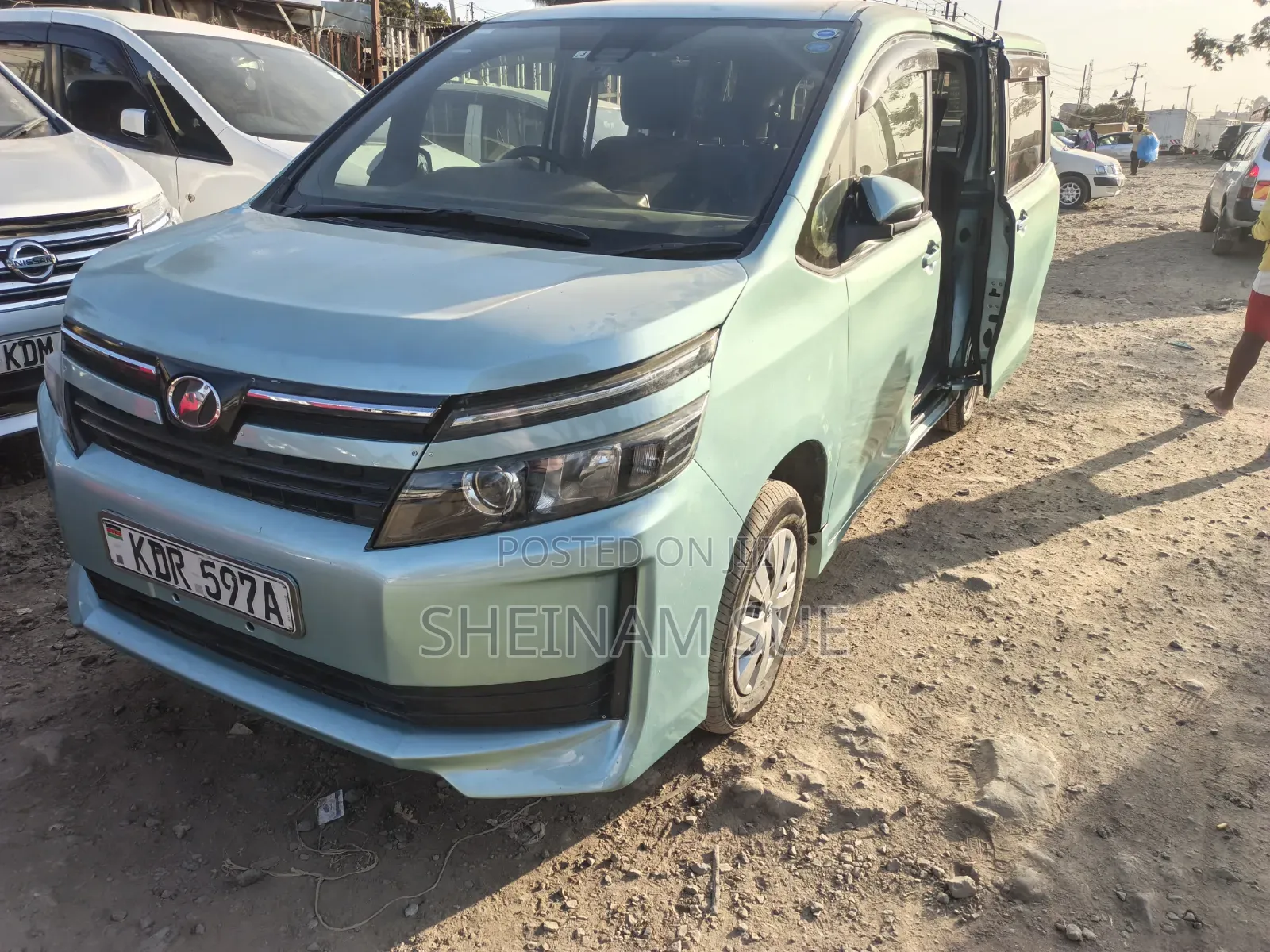 Toyota Voxy 2017 Green
