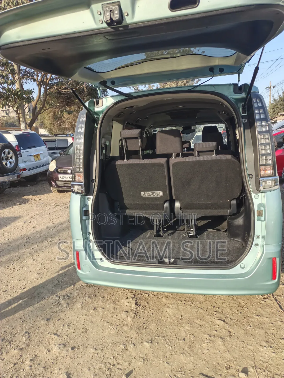 Toyota Voxy 2017 Green