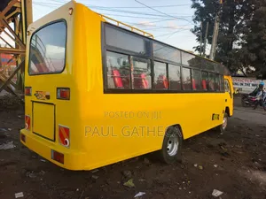 Isuzu NQR 2016 Yellow