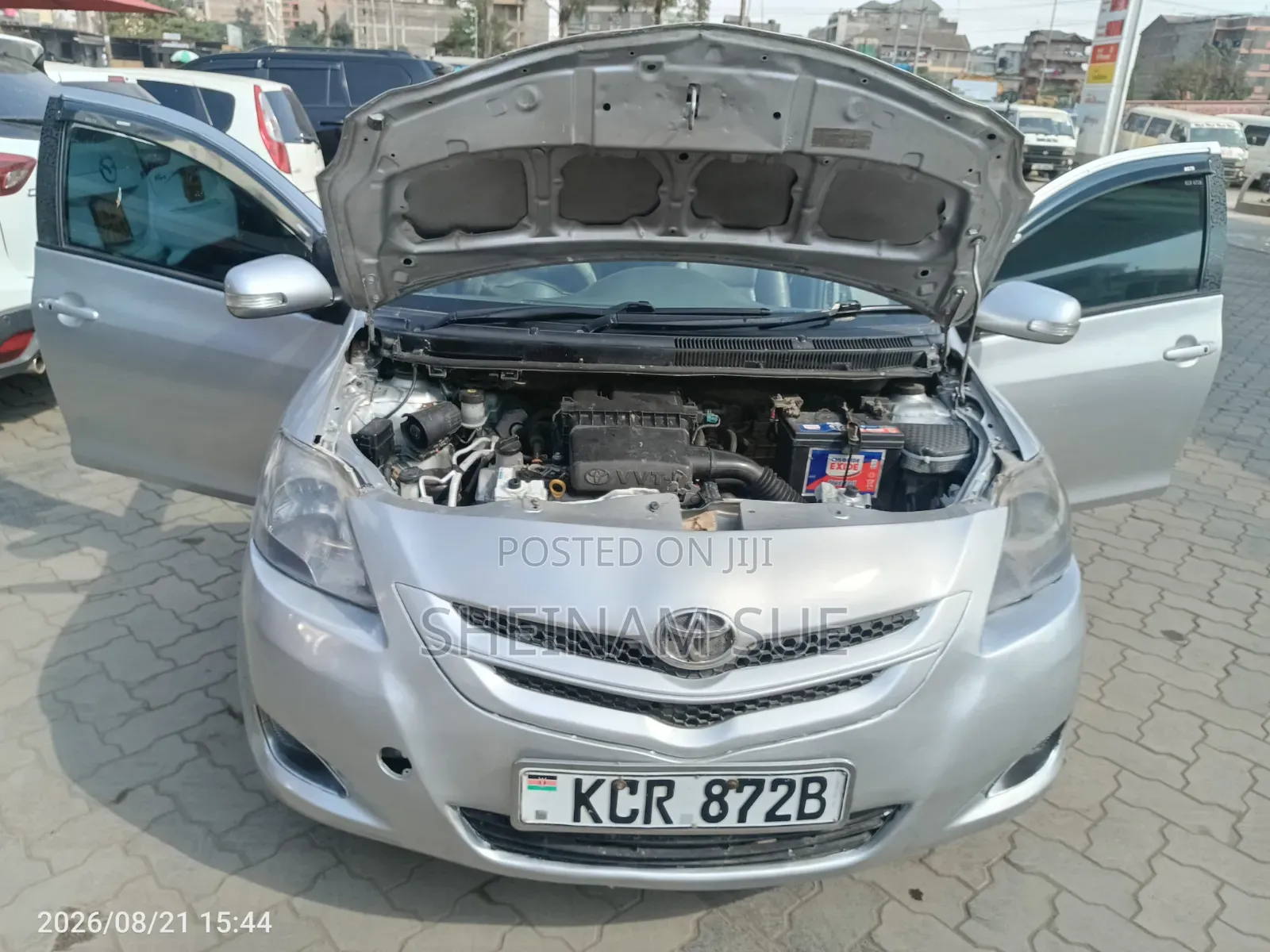Toyota Belta 2011 Silver