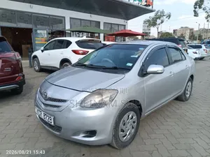 Toyota Belta 2011 Silver