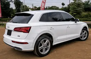Audi Q5 2.0T Premium AWD quattro 2019 White