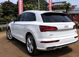 Audi Q5 2.0T Premium AWD quattro 2019 White