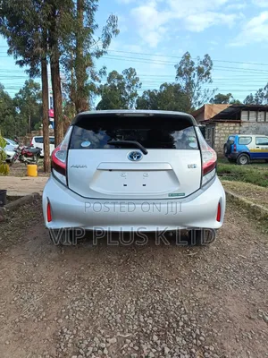 Toyota Aqua 2019 Silver