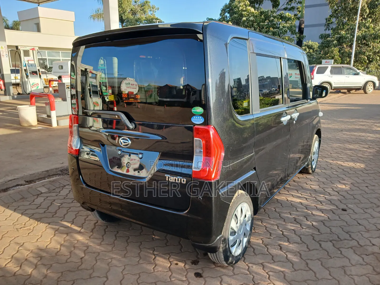 Daihatsu Tanto 2019 White