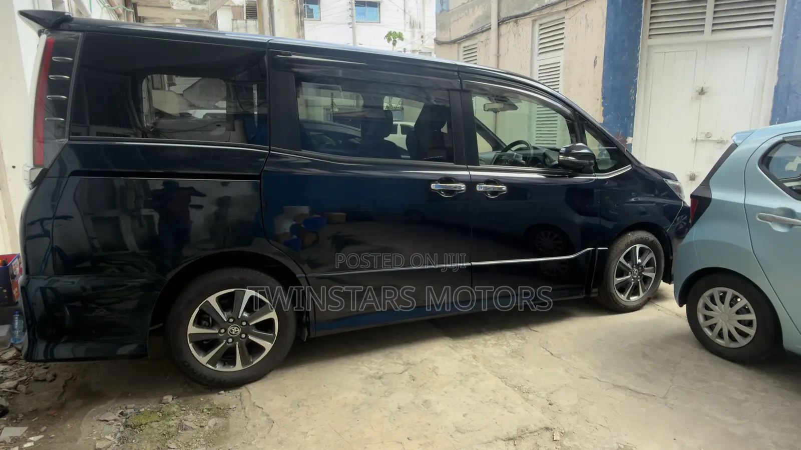 Toyota Noah 2.0 AWD (7 Seater) 2019 Teal