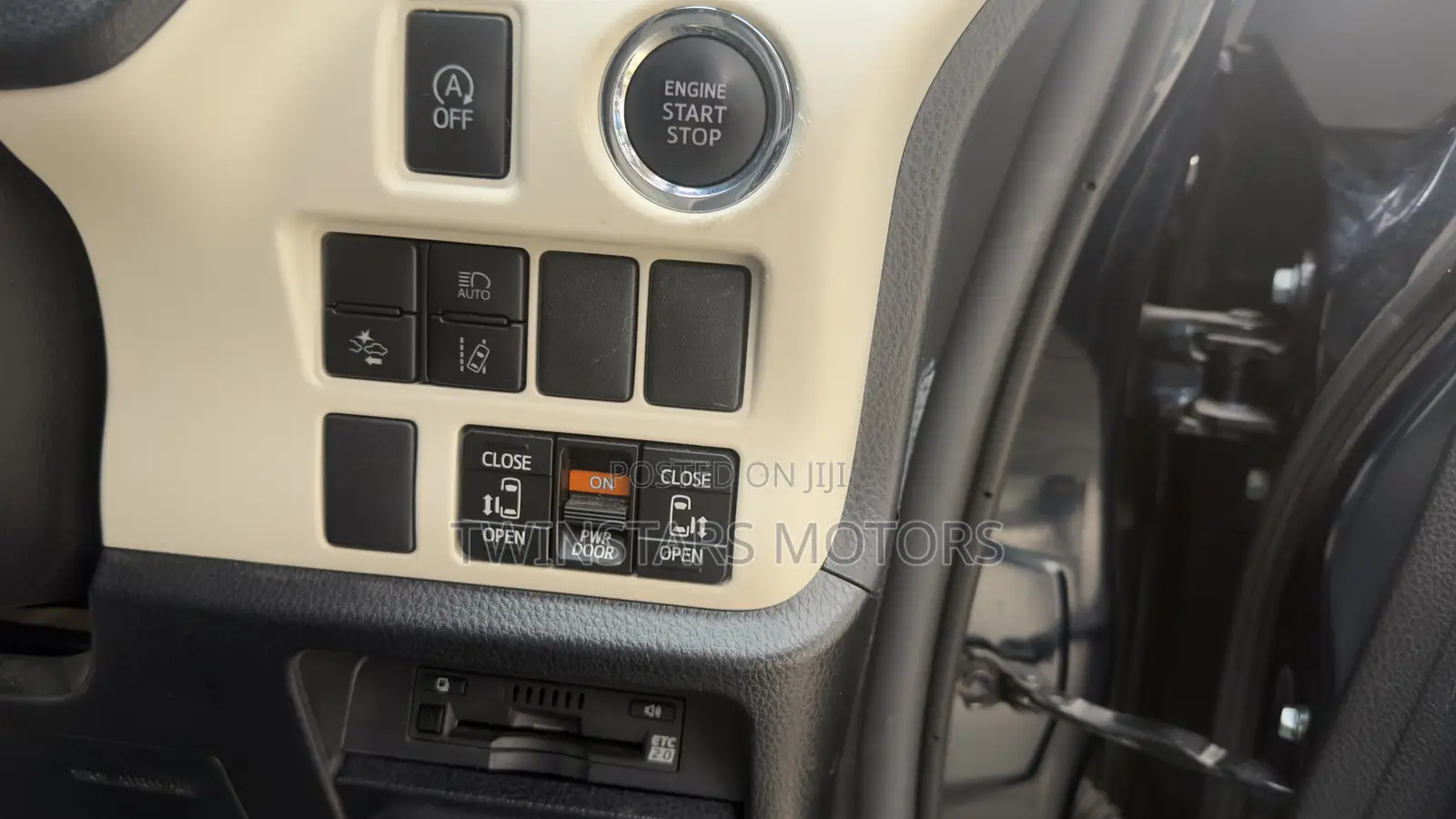 Toyota Noah 2.0 AWD (7 Seater) 2019 Teal