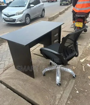 Brand New Executive Modern Office Chairs With Fixed Office Desk