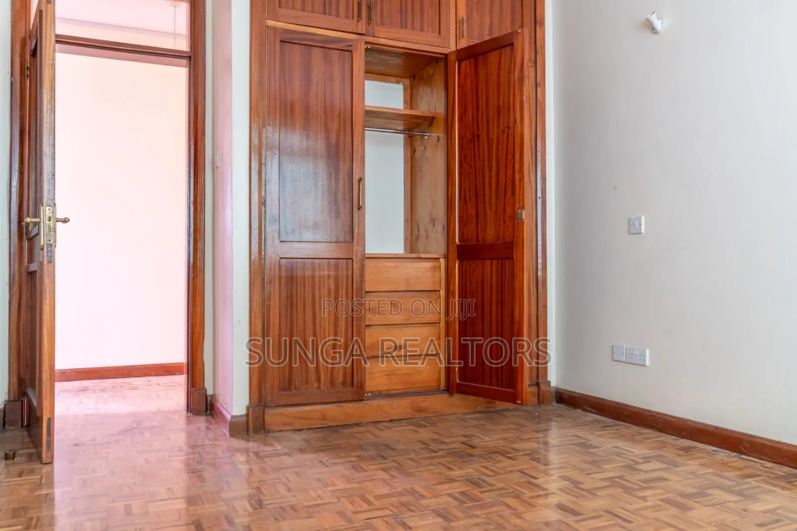 3bdrm Apartment in Raphta Road Area for rent