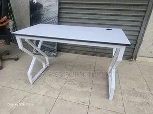 Executive Modern Office Desk With Metallic Frame