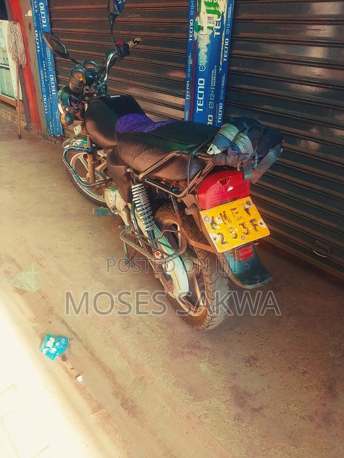 TVS HLX 125 2011 Red