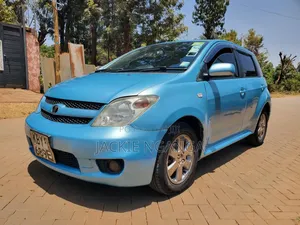 Toyota IST 2006 Blue