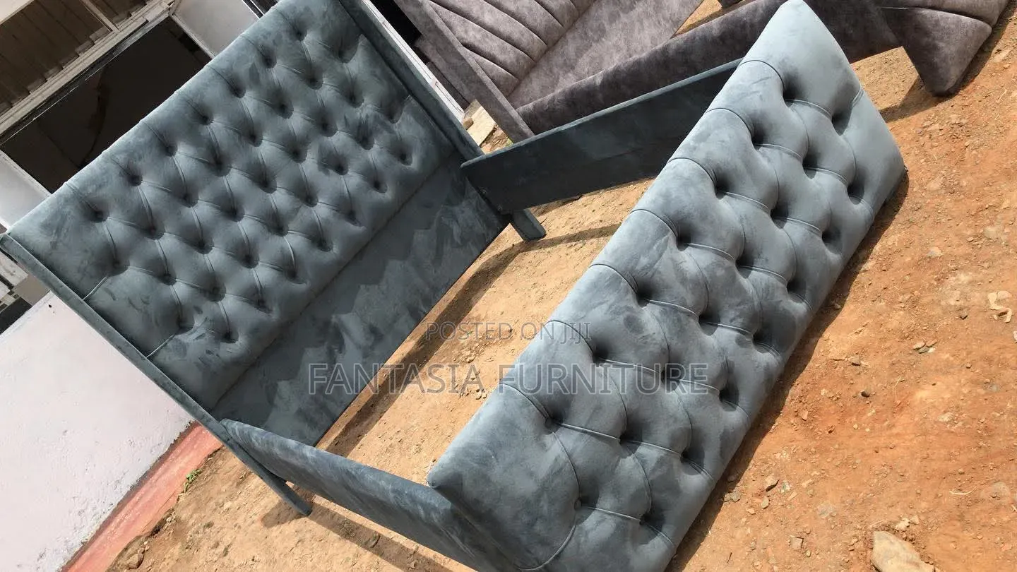 Black/Grey 5 by 6 Bed