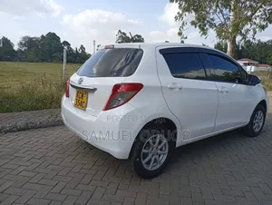 Toyota Vitz 1.0 FWD 5dr 2013 White