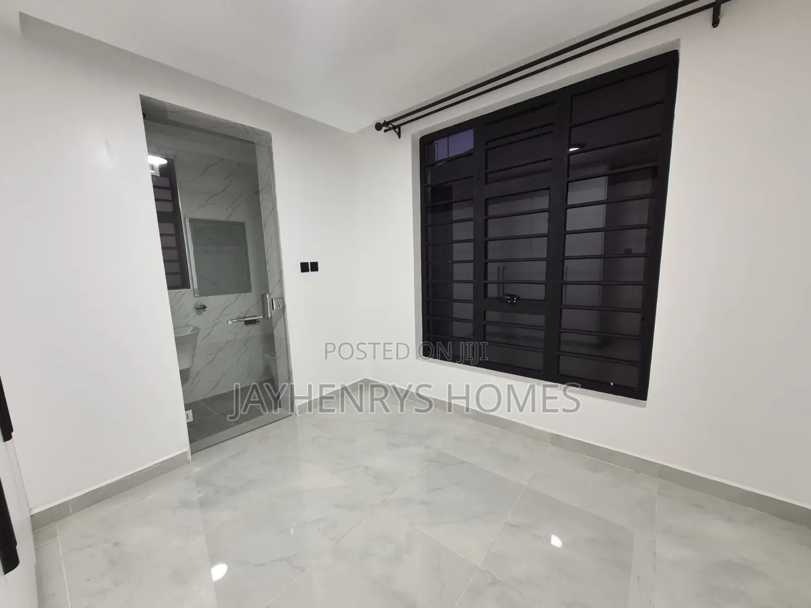 5bdrm House in Kasphat, Turitu for sale