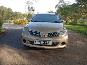 Nissan Tiida 2010 Brown