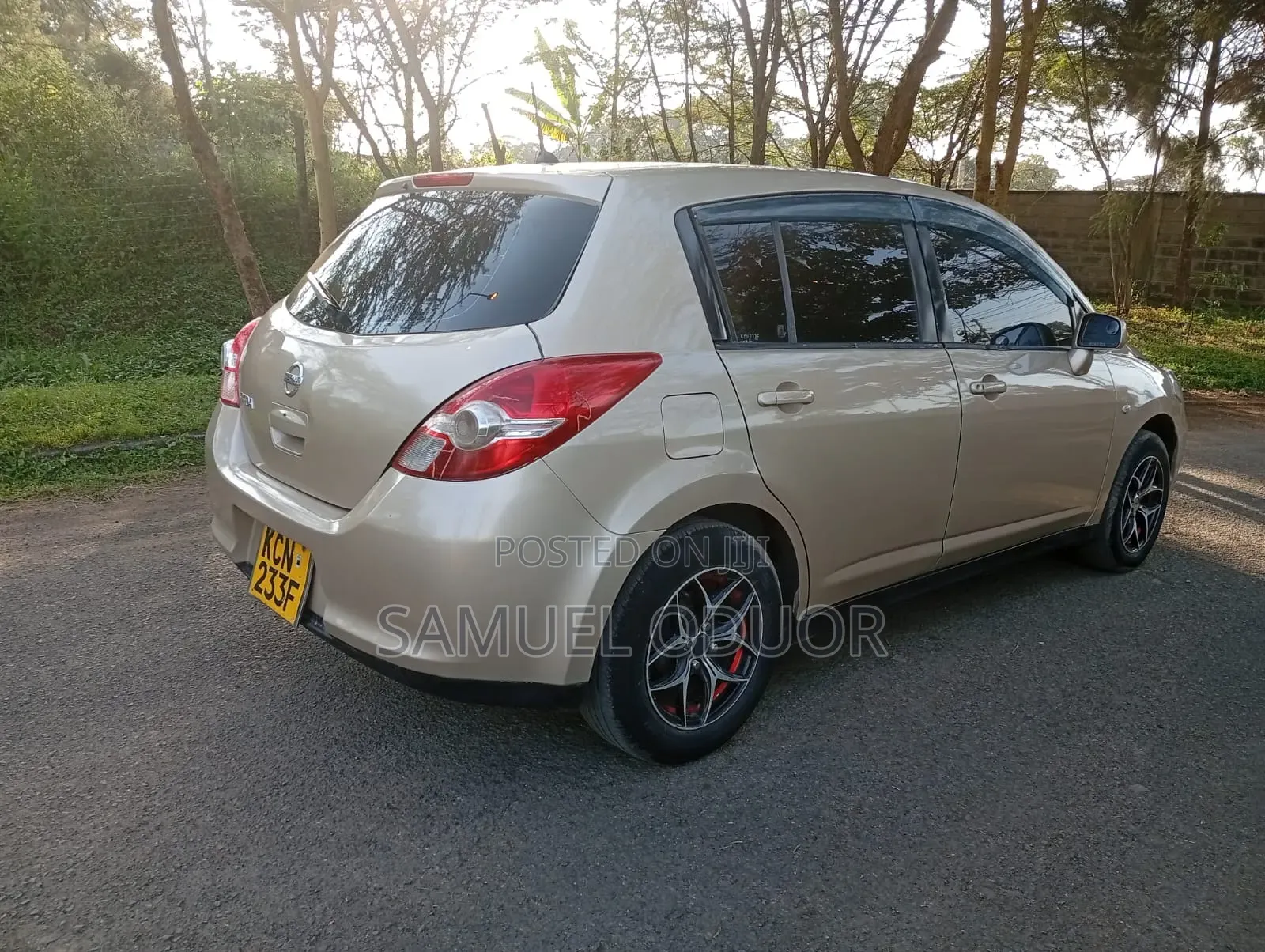 Nissan Tiida 2010 Brown