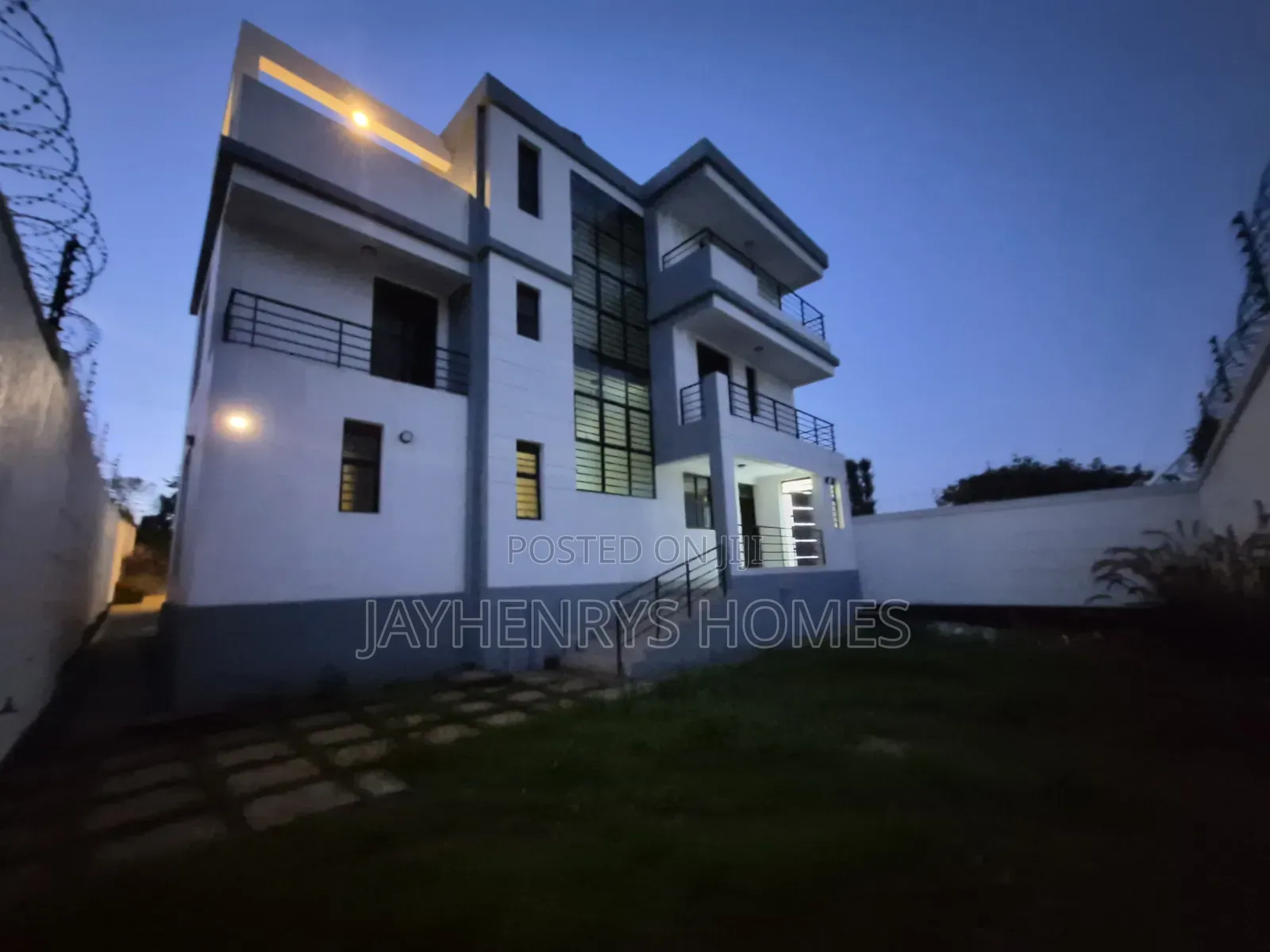 5bdrm House in Kasphat, Turitu for sale