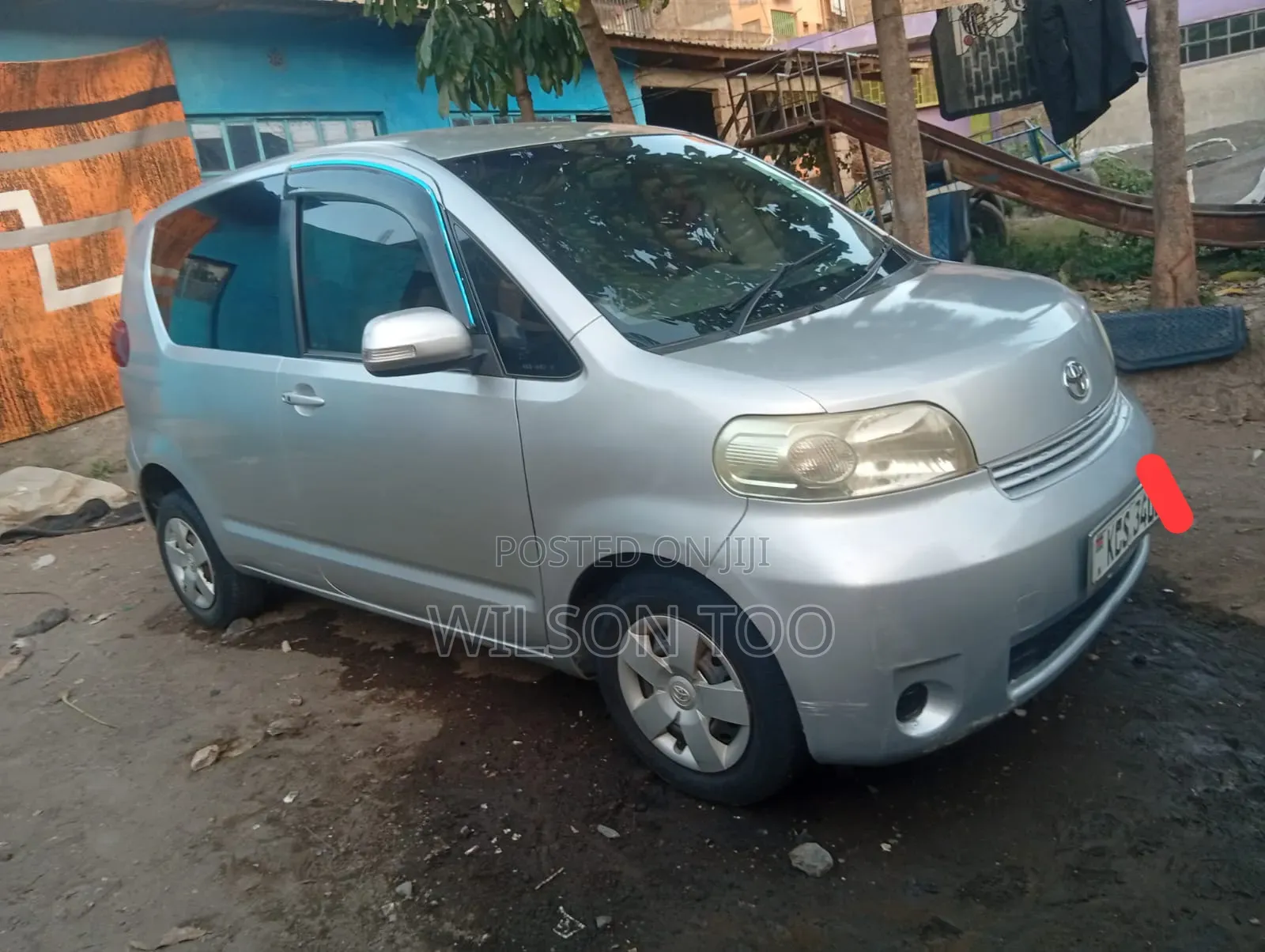 Toyota Porte 2011 Silver