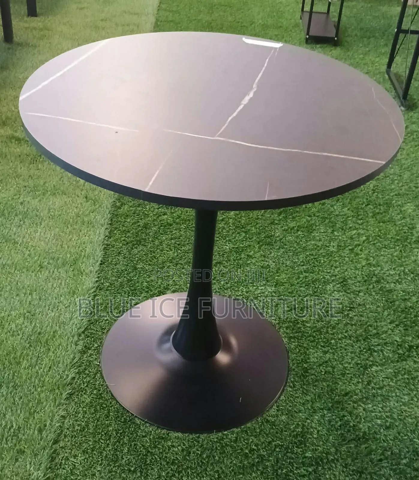 Black Round Café Table – Modern Restaurant, Office & Dining Table