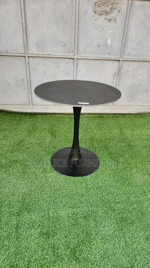 Black Round Café Table – Modern Restaurant, Office & Dining Table
