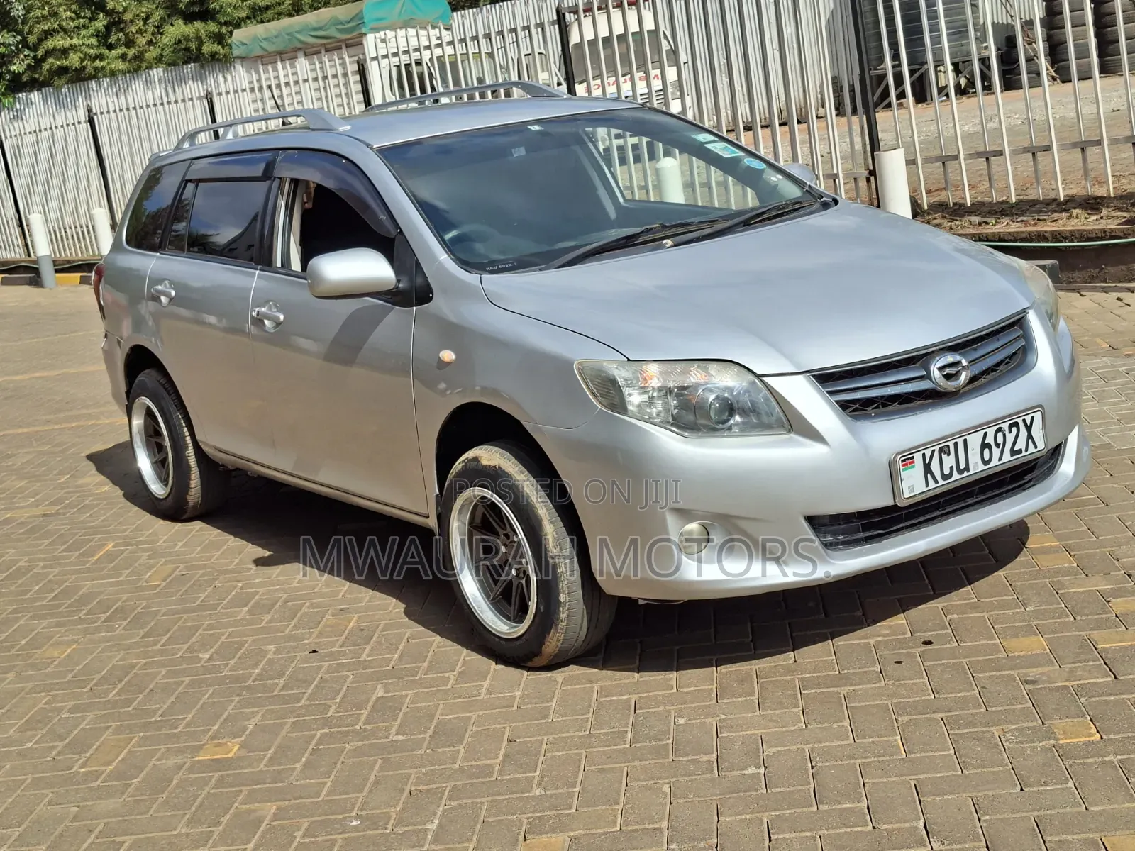 Toyota Corolla Fielder 2011 Silver