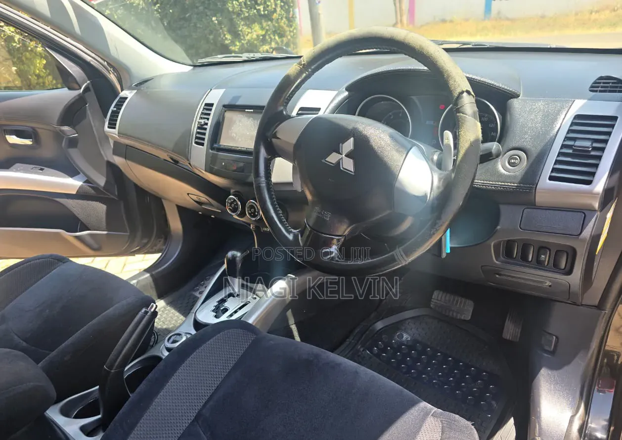 Mitsubishi Outlander 2011 Black