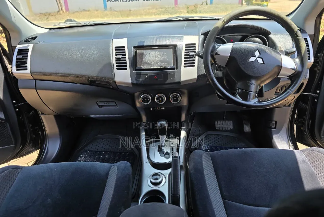 Mitsubishi Outlander 2011 Black