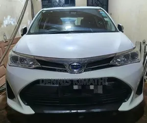 Toyota Corolla Fielder 1.5 Hybrid FWD 2019 White
