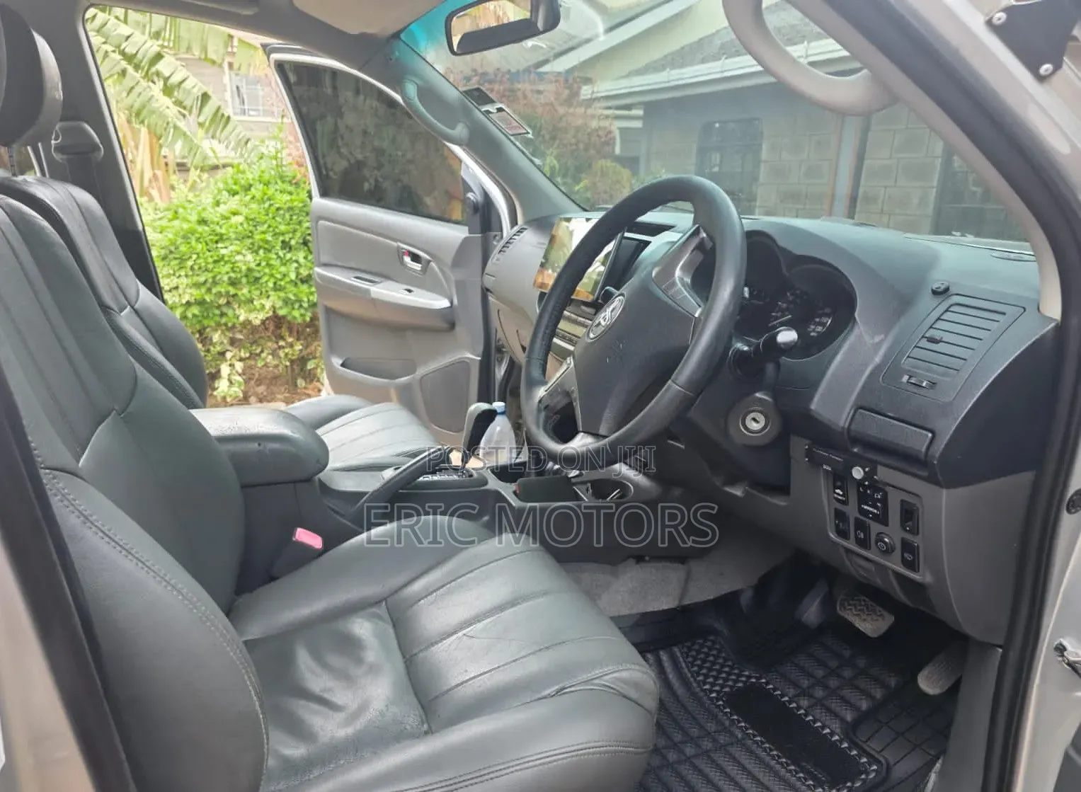Toyota Hilux 2013 Gray