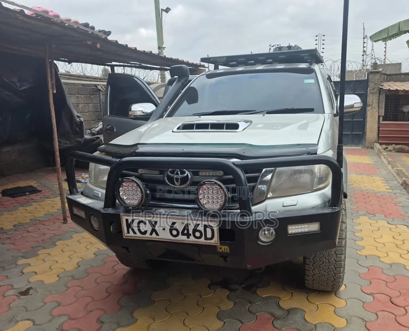 Toyota Hilux 2013 Gray