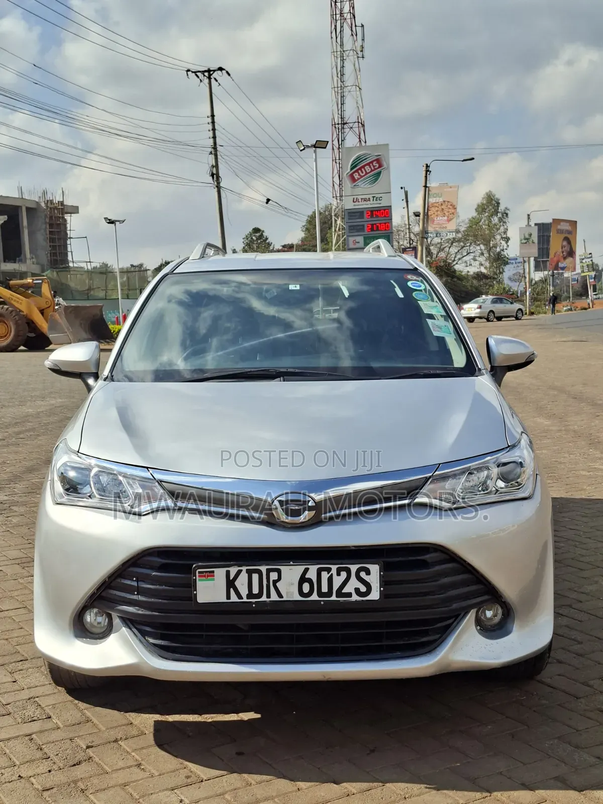 Toyota Corolla Fielder 2017 Silver