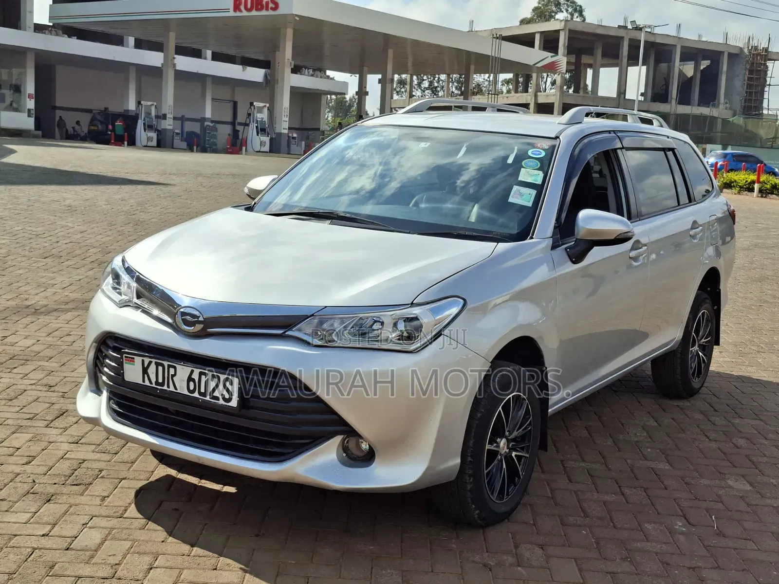 Toyota Corolla Fielder 2017 Silver