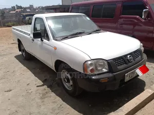 Nissan Hardbody 2005 White